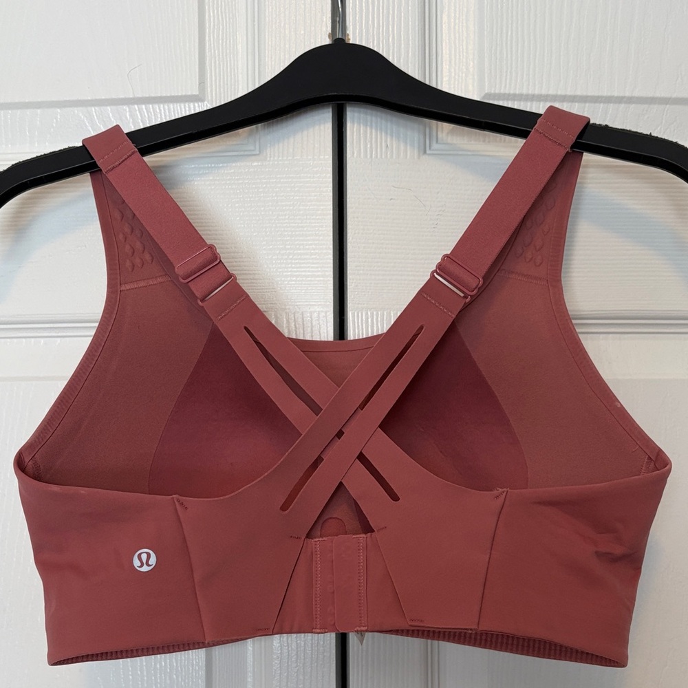 Lululemon Athletica Women's Bra in Dusty Rose - Picture 3 of 5